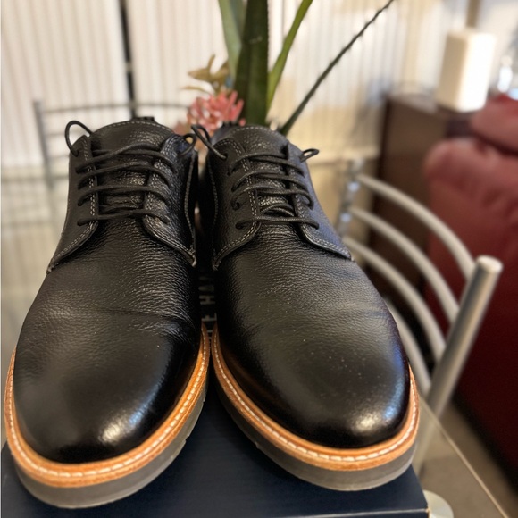 New in box Cole Haan Morris oxfords in black - Picture 2 of 4